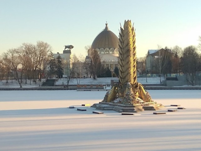 Пешеходная экскурсия по ВДНХ — назад в СССР! — фото 3