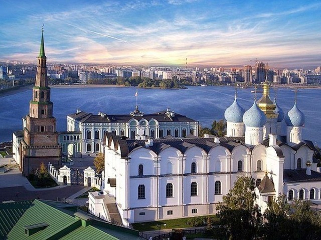 Обзорный сити-тур по Казани с визитом в Кремль на машине — фото 3