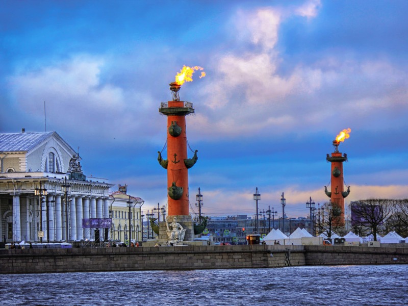 Ростральные колонны guidego.ru
