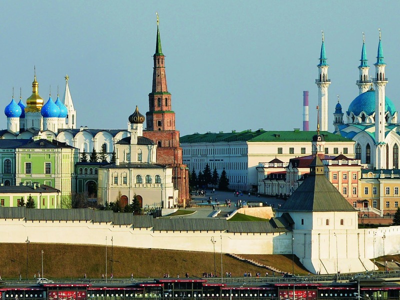 Обзорная экскурсия: Казанский кремль — сердце столицы Татарстана - индивидуальная экскурсия в Казани пешком длительностью 2 часа с количеством участников до 6 человек цена экскурсии 5950₽