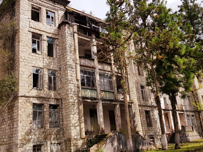 Индивидуальная экскурсия из Пицунды в Ткуарчал и Акармару - индивидуальная экскурсия в Пицунде на машине гида длительностью 10 часов с количеством участников до 4 человек цена экскурсии 24000₽