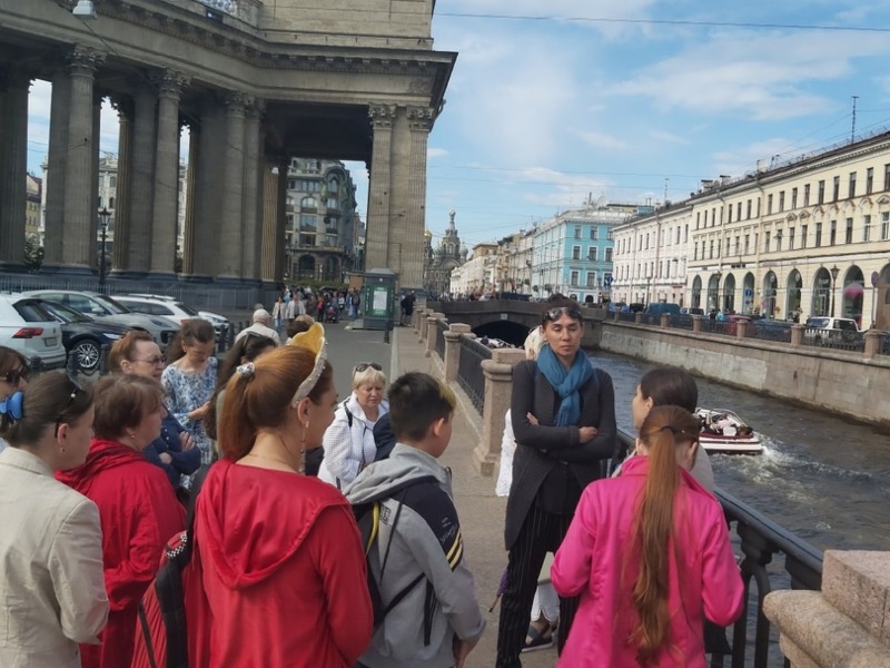 Невероятные приключения кино в Петербурге - индивидуальная экскурсия в Санкт-Петербурге пешком длительностью 3 часа с количеством участников до 10 человек цена экскурсии 26700₽