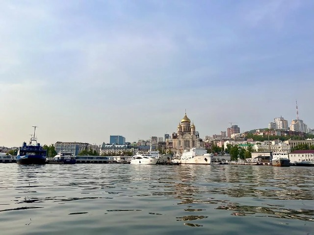 Обзорная прогулка во Владивостоке на катере — фото 2