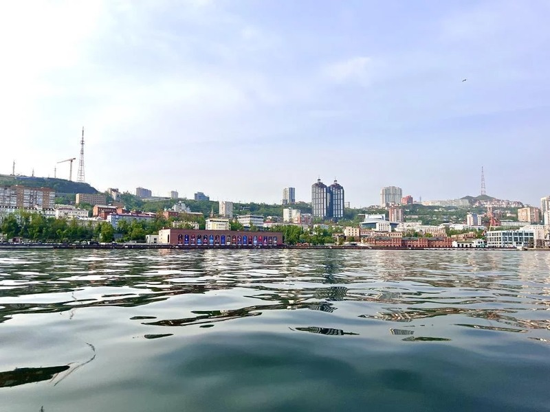 Обзорная прогулка во Владивостоке на катере - групповая экскурсия во Владивостоке длительностью 2 часа с количеством участников до 10 человек цена экскурсии 4400₽