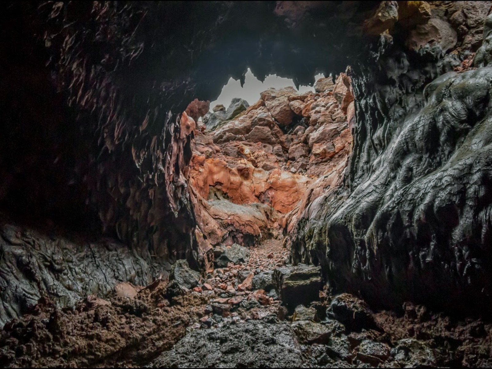 Лавовая пещера guidego.ru