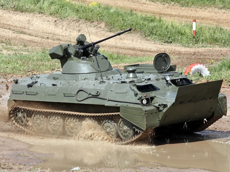 Катание на МТЛБ с посещением военного лагеря - индивидуальная экскурсия в Санкт-Петербурге длительностью 1 час с количеством участников до 12 человек цена экскурсии 25600₽