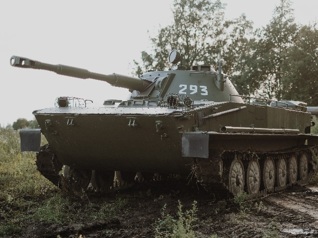Катание на танке ПТ-76: уникальный плавающий танк — фото 2