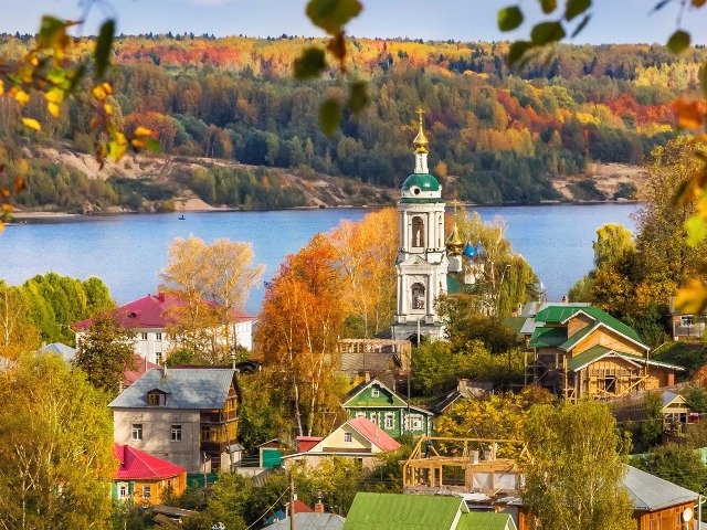 В Плес