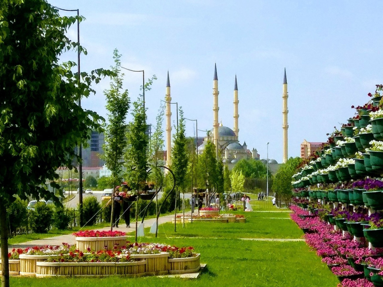 Индивидуальная экскурсия из Ессентуков в Грозный — город Феникс - индивидуальная экскурсия в Ессентуках на машине гида длительностью более 12 часов с количеством участников до 4 человек цена экскурсии 25555₽