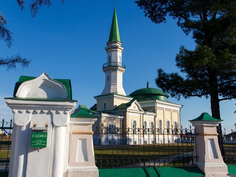 Тур выходного дня "Сибирь с татарским акцентом" - групповая экскурсия в Тюмени на машине гида длительностью 7.5 часов с количеством участников до 6 человек цена экскурсии 6800₽