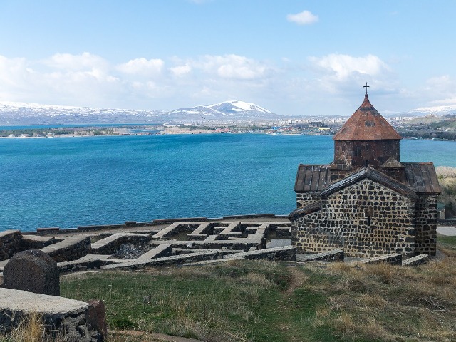 Обзорная экскурсия к озеру Севан и в Дилижан из Еревана — фото 2