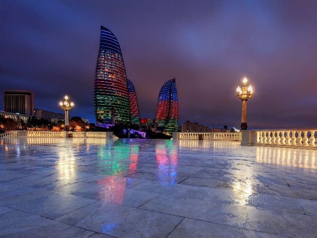 Все цвета Баку: от Flame Towers до Aquatic Palacе
