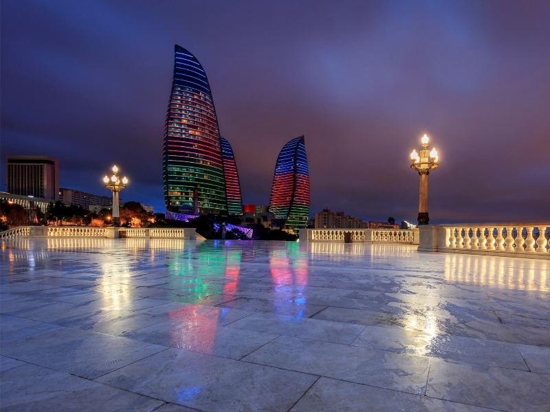 Обзорная экскурсия «Все цвета Баку: Flame Towers—Aquatic Palacе» - индивидуальная экскурсия в Баку на машине гида длительностью 4 часа с количеством участников до 8 человек со скидкой 5% цена экскурсии 89.3€