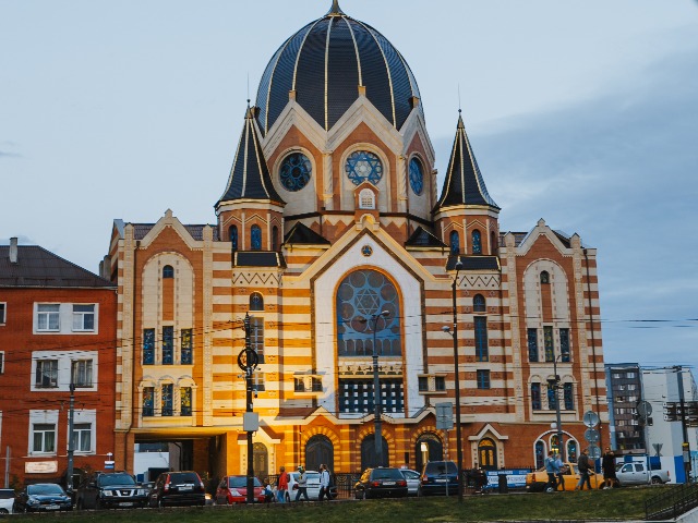 Обзорная экскурсия на машине "Ночной Калининград" — фото 3