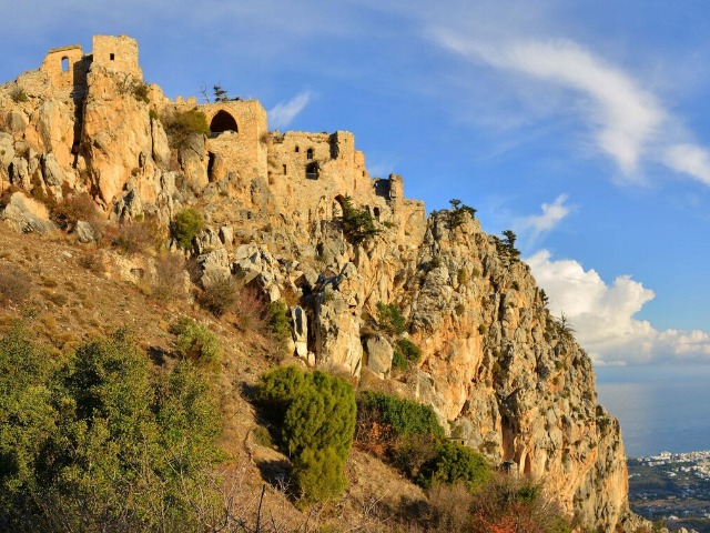 Обзорная экскурсия в Северную Кирению (турецкий Гирне) из Ларнаки — фото 2