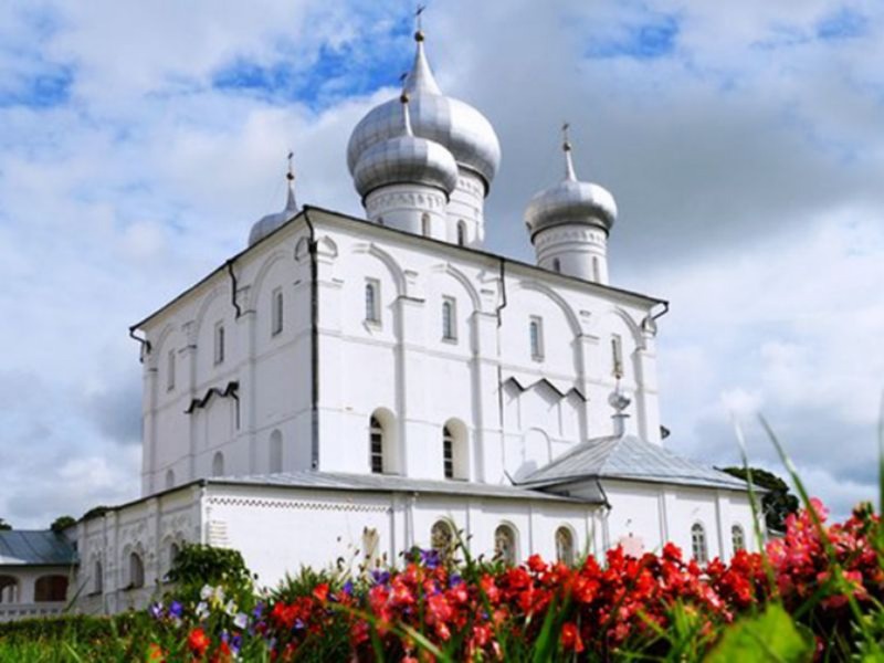 В монастыре