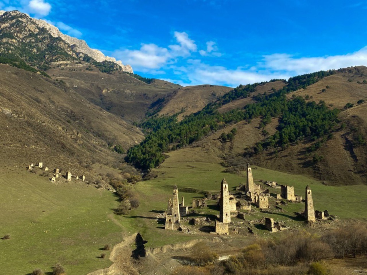 Экскурсия в Горную Ингушетию: красоты Джейрахского ущелья - индивидуальная экскурсия в Грозном на машине гида длительностью 9 часов с количеством участников до 4 человек цена экскурсии 14000₽