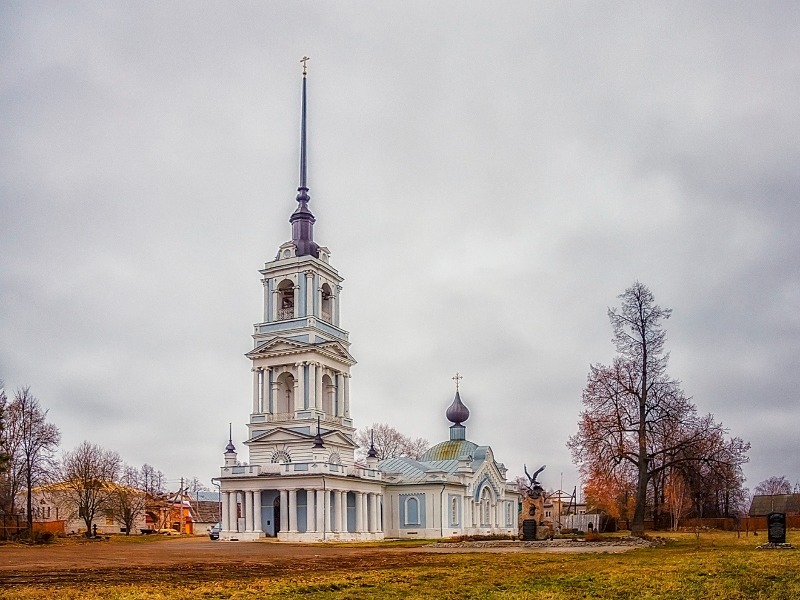У Вознесенской церкви
