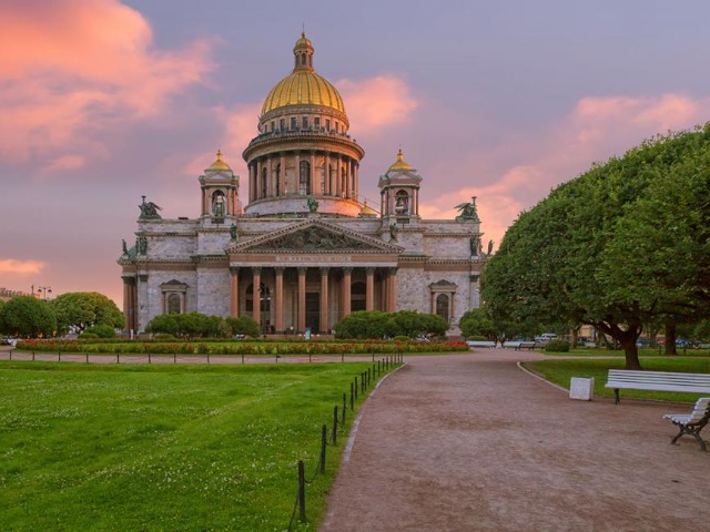 Парадные площади Петербурга. История и стихи — фото 2