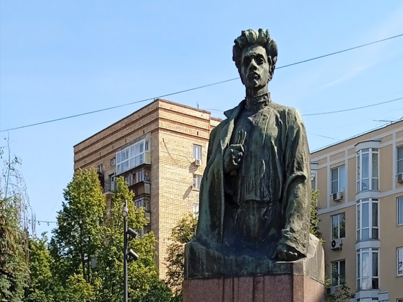 Памятник Свердлову