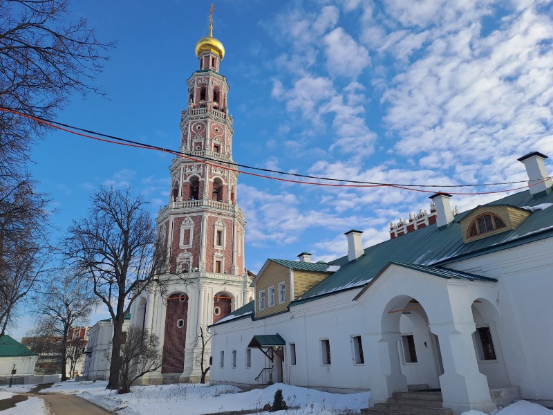 Колокольня 17 века, высота 72 метра