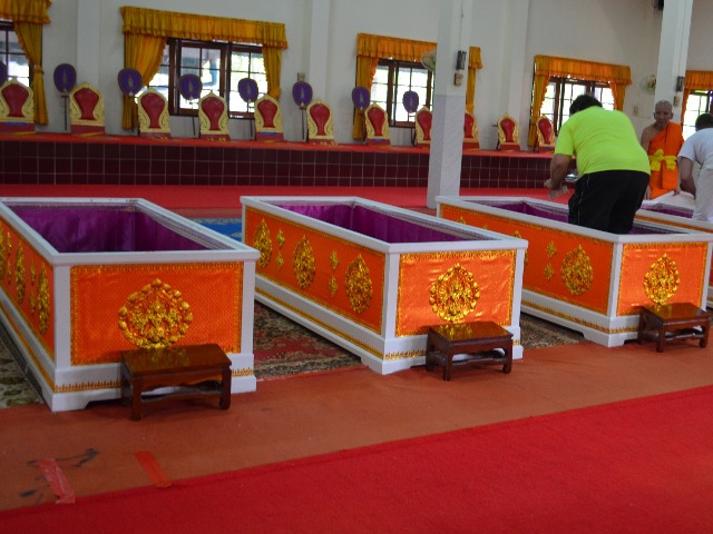 На ритуал “Похороны неудач” из Бангкока