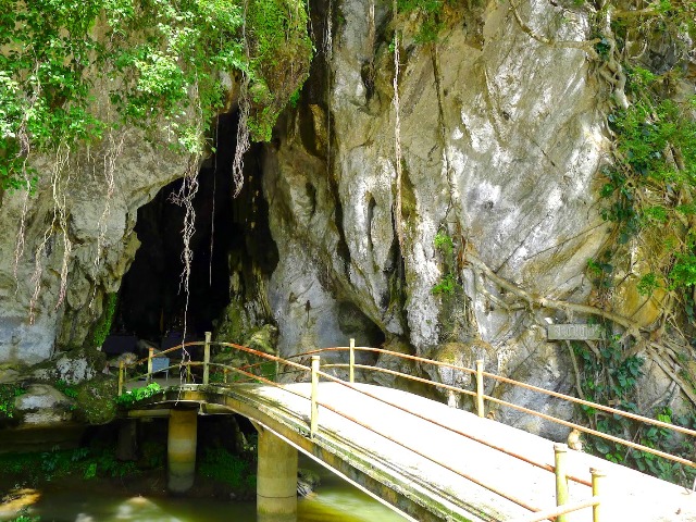 В джунгли, пещеры, водопады из Бангкока