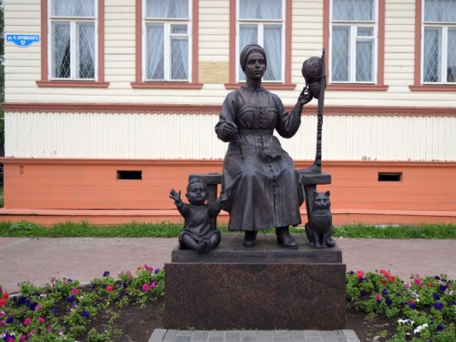 Часовая экскурсия-променад по проспекту Чумбарова-Лучинского — фото 3