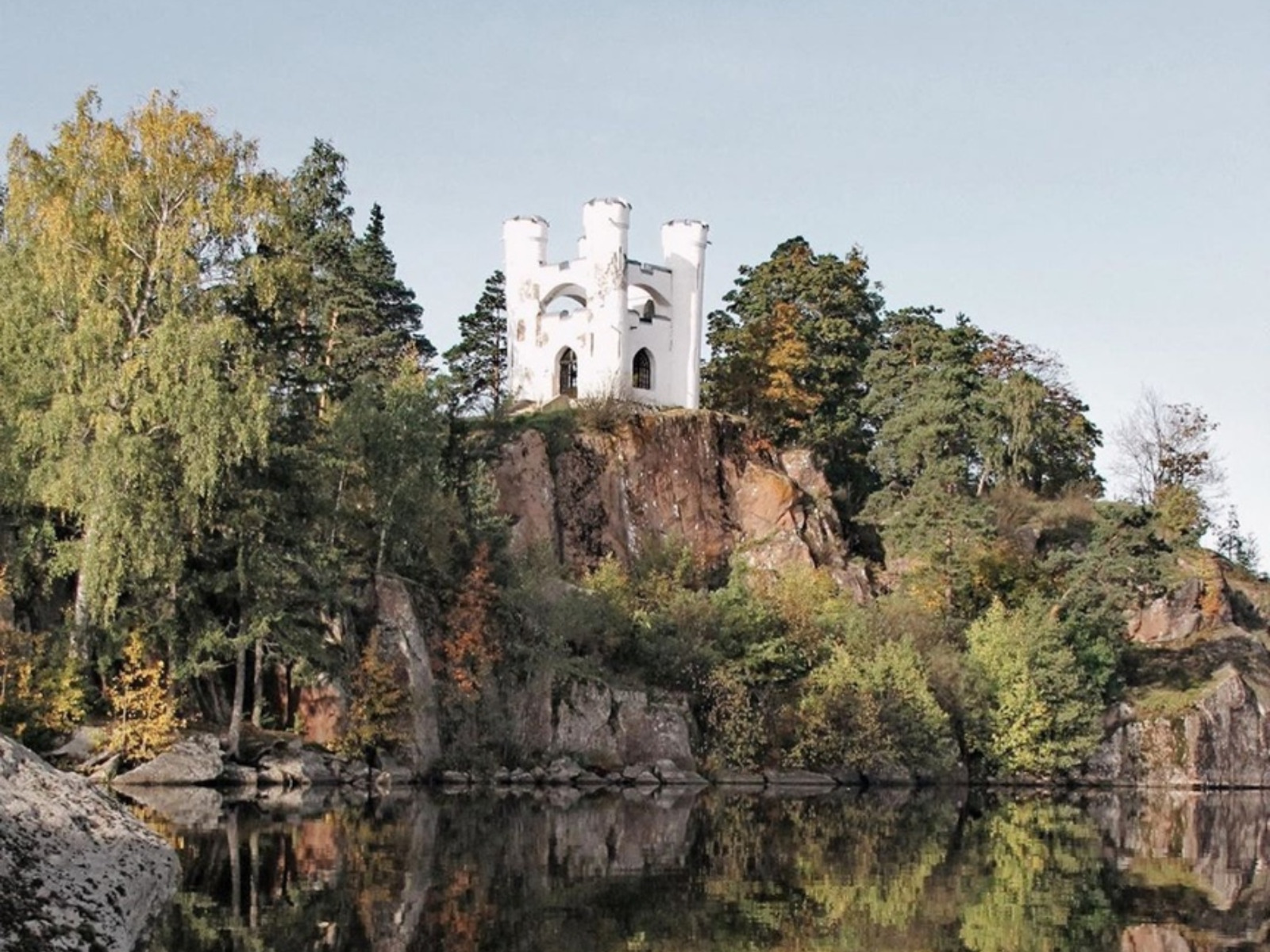 Остров Людвигштайн с капеллой Людвигсбург 1830 года постройки guidego.ru