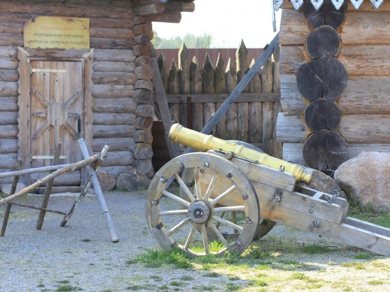 В остроге