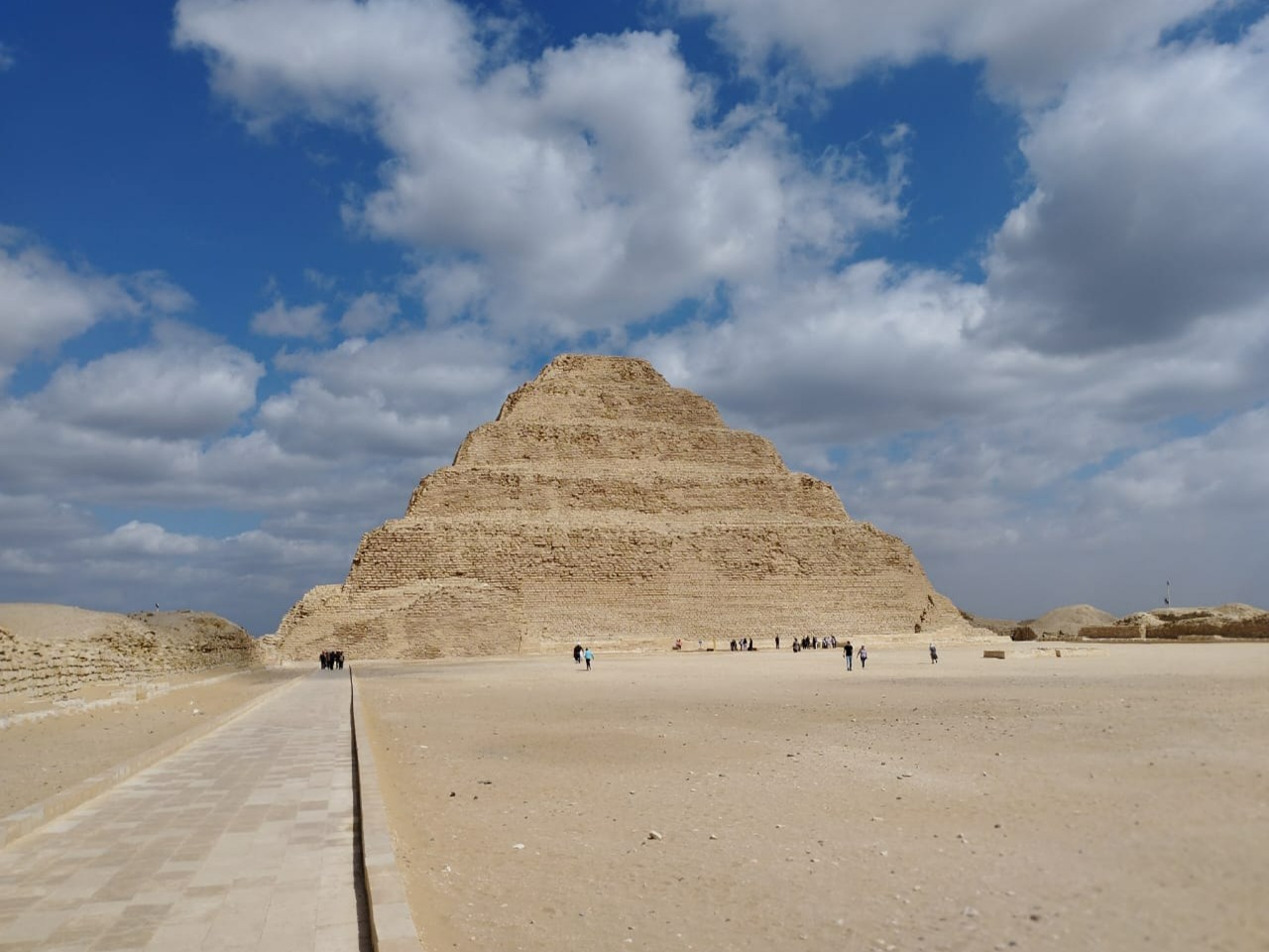 Экскурсия из Каира в комплекс-некрополь Саккары + Дахшур и Мемфис - индивидуальная экскурсия в Каире на машине гида длительностью 8 часов с количеством участников до 6 человек со скидкой 30% цена экскурсии 280$