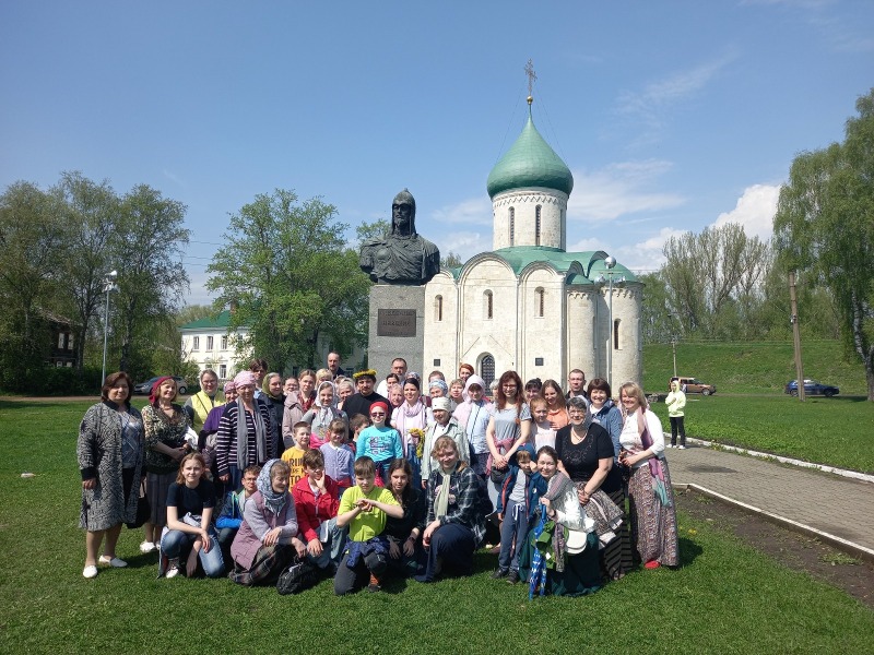 Путешествие сквозь века: сказка наяву в Переславле - индивидуальная экскурсия в Переславле-Залесском на машине гостей длительностью 2.5 часа с количеством участников до 6 человек цена экскурсии 5800₽