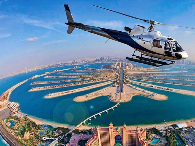 Над Дубаем на вертолёте