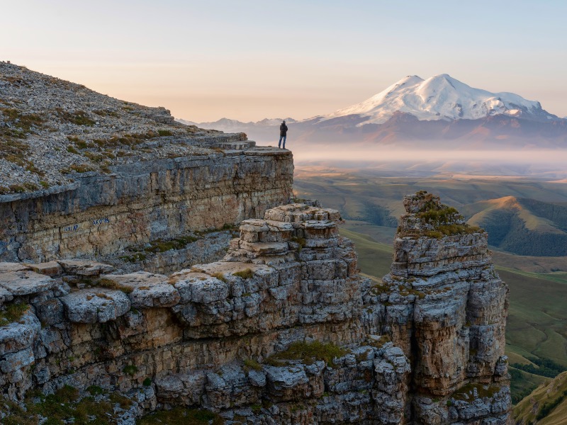 На плато Бермамыт днём / на закате в группе - групповая экскурсия в Кисловодске на машине гида длительностью 6.5 часов с количеством участников до 6 человек цена экскурсии 4300₽