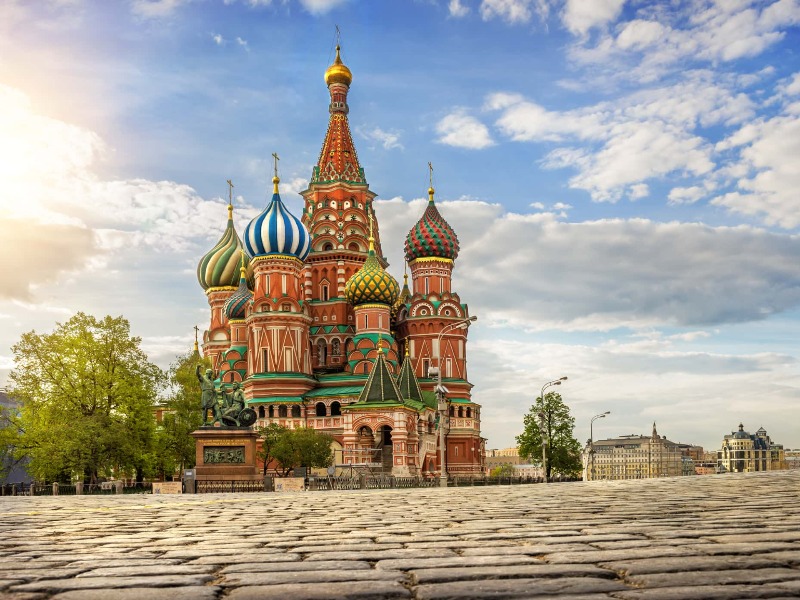 В процессе экскурсии туристы увидят храм Василия Блаженного guidego.ru