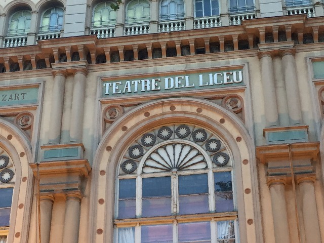 Обзорная экскурсия «Свет! Камера! Мотор! В кадре Барселона!»