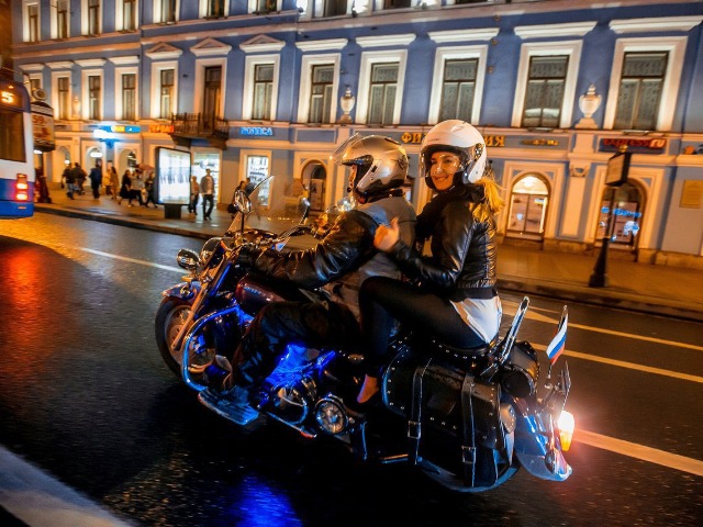 На мотоцикле по Нижнему Новгороду днём и ночью 
