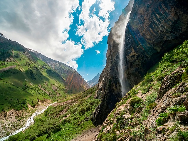 Экскурсия из Бишкека «Минеральные источники и водопад Белогорка» — фото 2