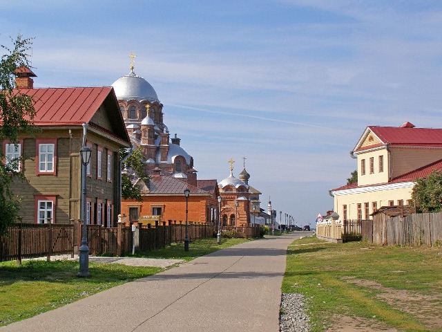 Обзорная экскурсия из Казани: Остров-град Свияжск над Волгой — фото 2