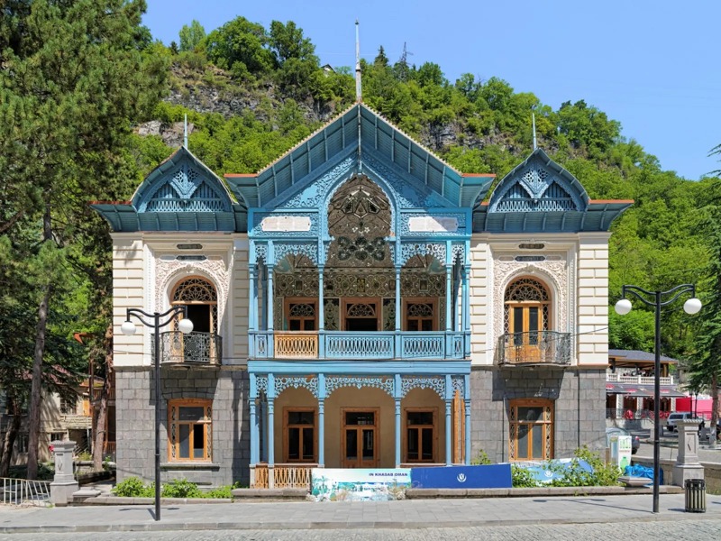 Экскурсия из Тбилиси: От курорта Боржоми до крепости Рабат - индивидуальная экскурсия в Тбилиси на машине гида длительностью 9 часов с количеством участников до 6 человек со скидкой 35% цена экскурсии 250.25€