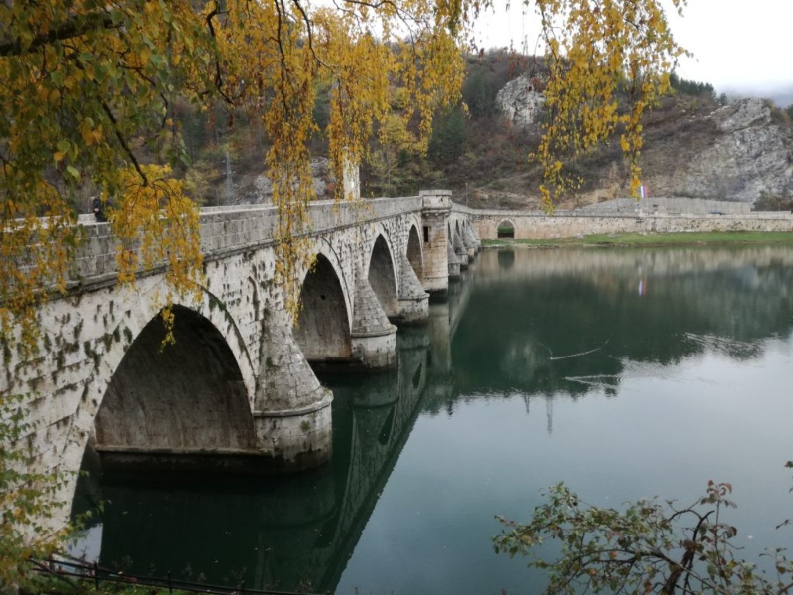 Мост Мехмеда Паши Соколовича через реку Дрина в Вышеграде