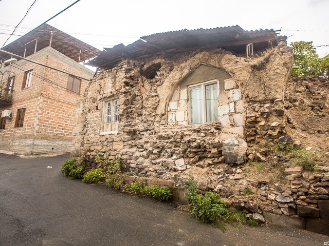 Променад в старейшем районе Еревана: Конд