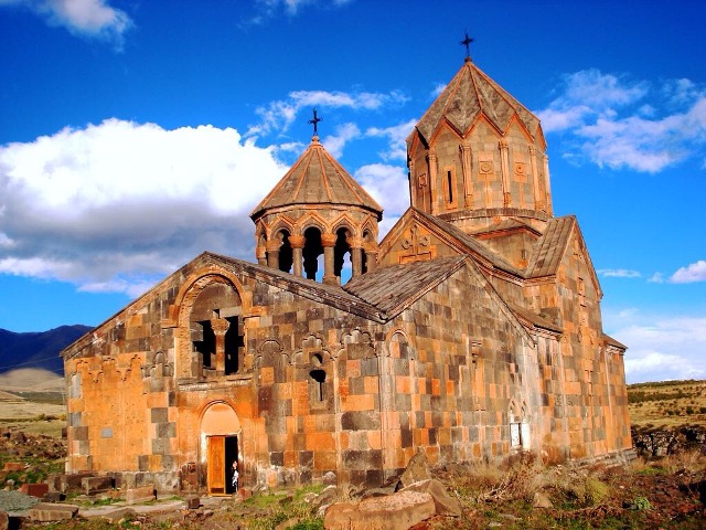 Экскурсия в Амберд, Сагмосаванк и Ованаванк+памятник алфавиту — фото 2