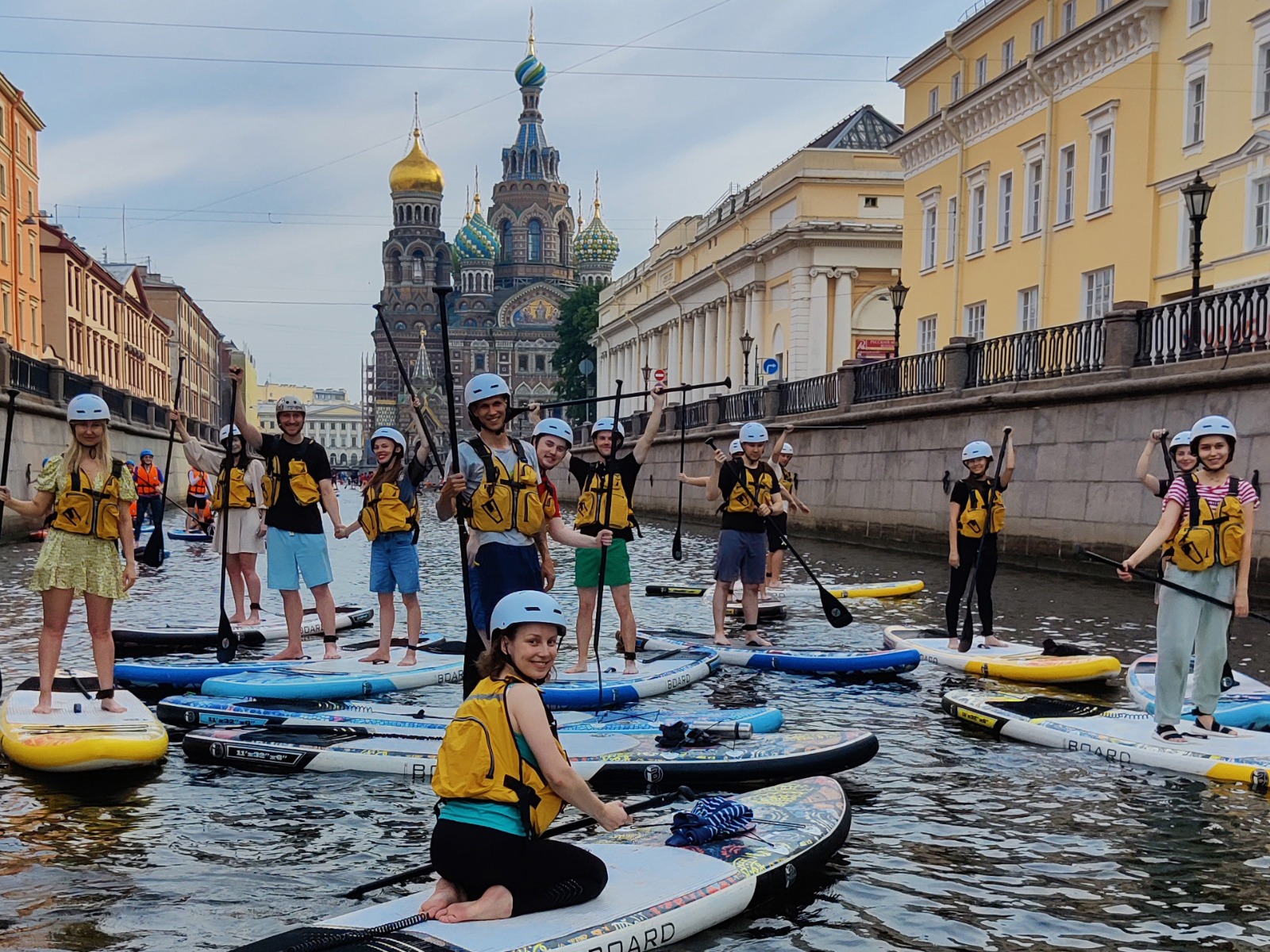 Сап-прогулка на рассвете в самом сердце Санкт-Петербурга 
 