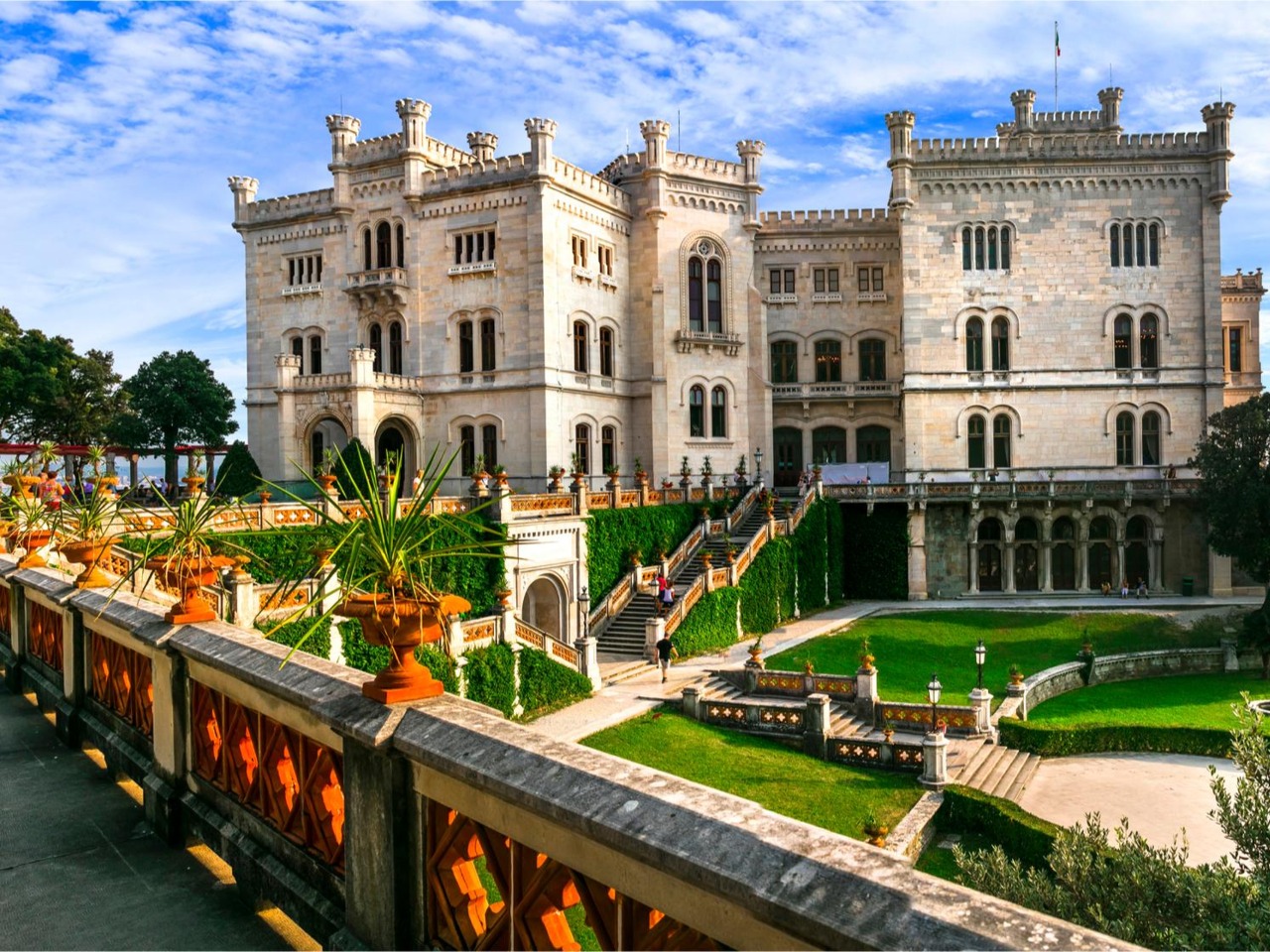 Замок Мирамаре — белая жемчужина Триеста | Цена 100€, отзывы, описание экскурсии