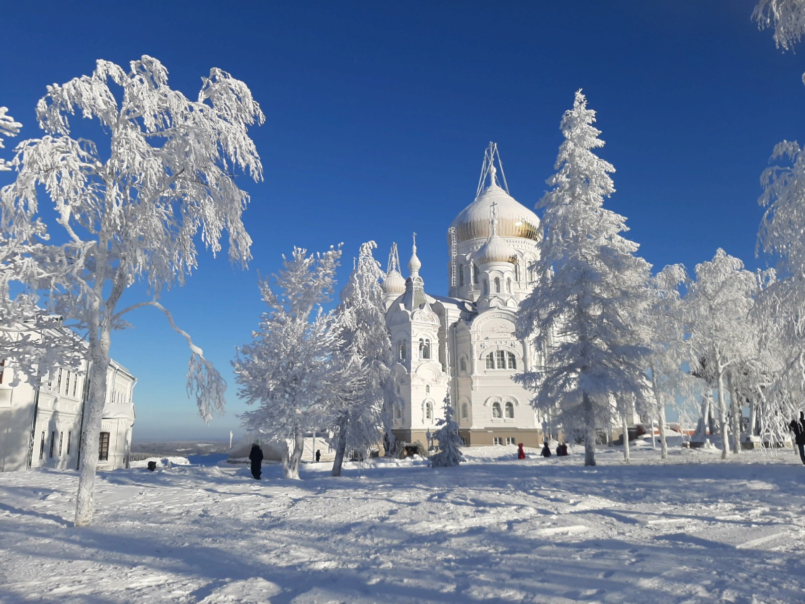 Снежная сказка Белгорского монастыря