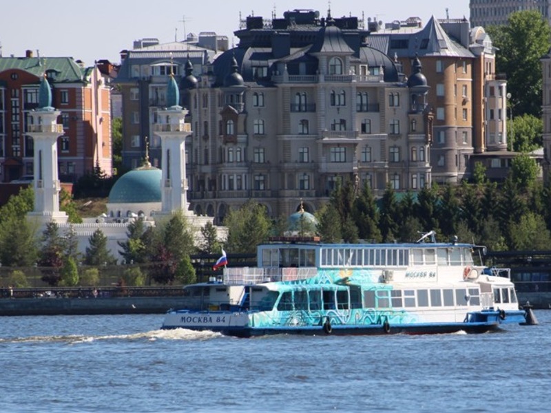 На реке