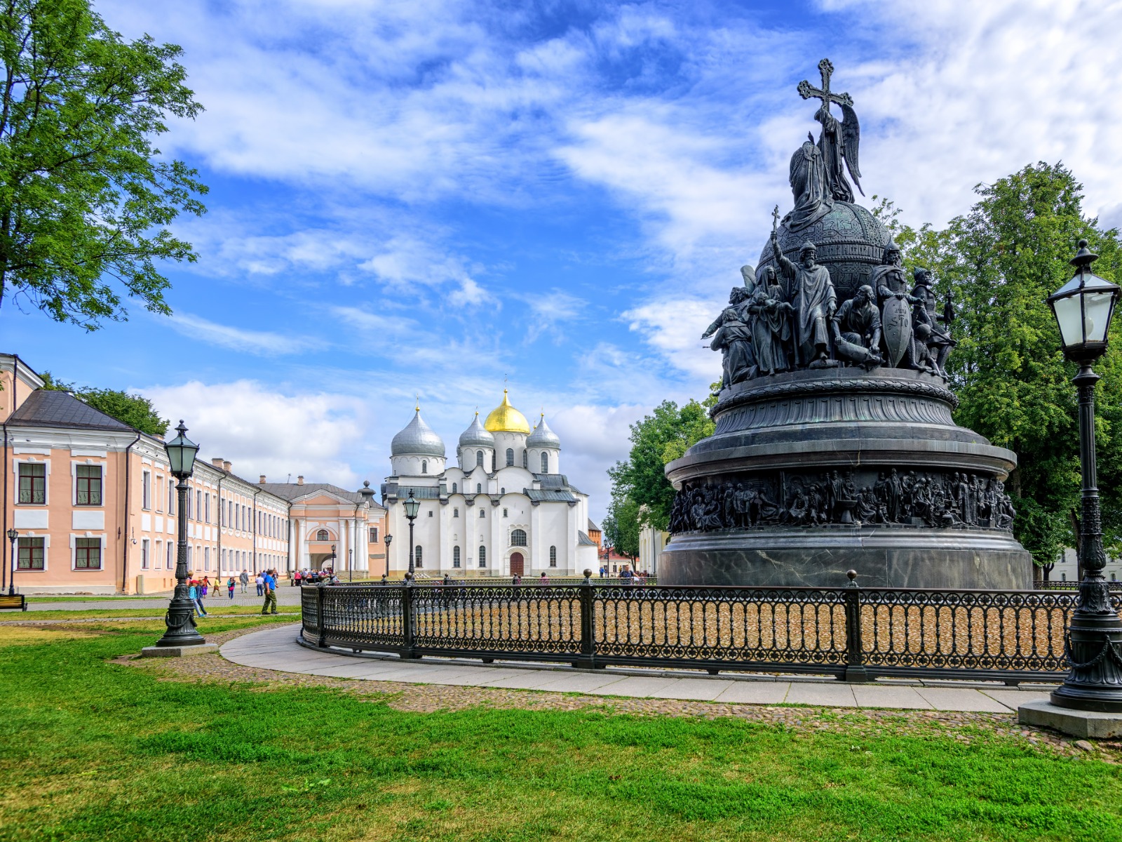 Памятник 1000-летия России