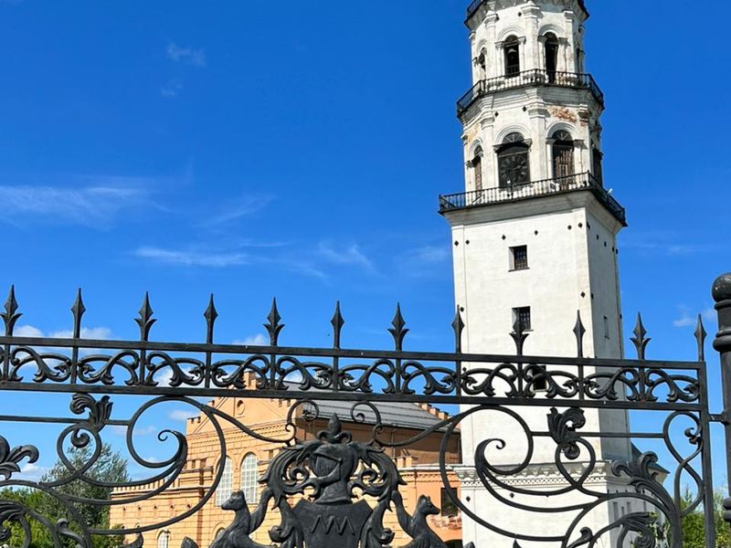 Индивидуальная экскурсия из Екатеринбурга в Невьянск с обедом - индивидуальная экскурсия в Екатеринбурге на автобусе длительностью 6 часов с количеством участников более 20 человек цена экскурсии 28400₽
