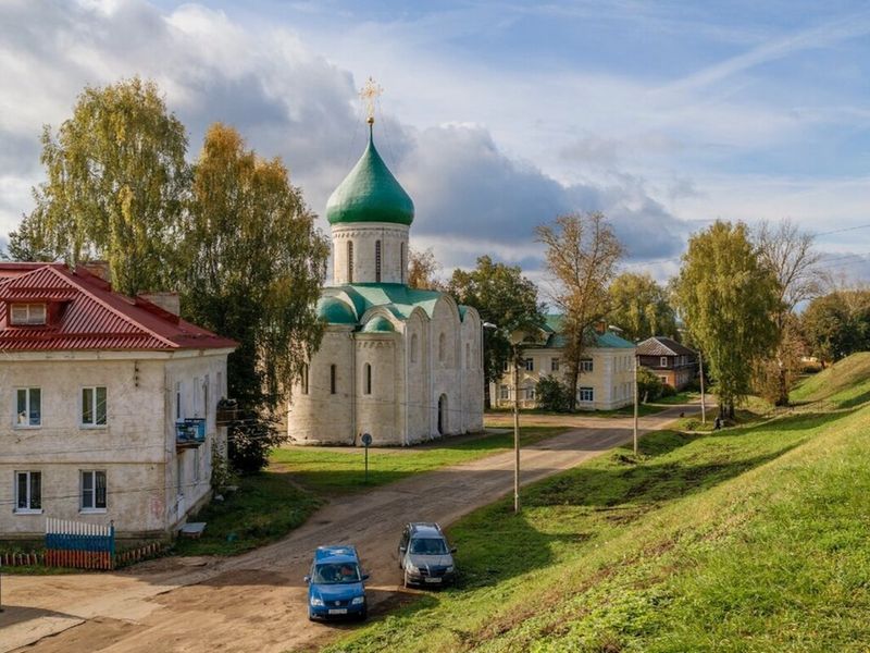 Пешая экскурсия по историческому центру Переславля-Залесского - индивидуальная экскурсия в Переславле-Залесском пешком длительностью 1 час с количеством участников до 6 человек цена экскурсии 2650₽